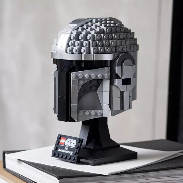 LEGO Star Wars The Mandalorian Helmet Model 75328